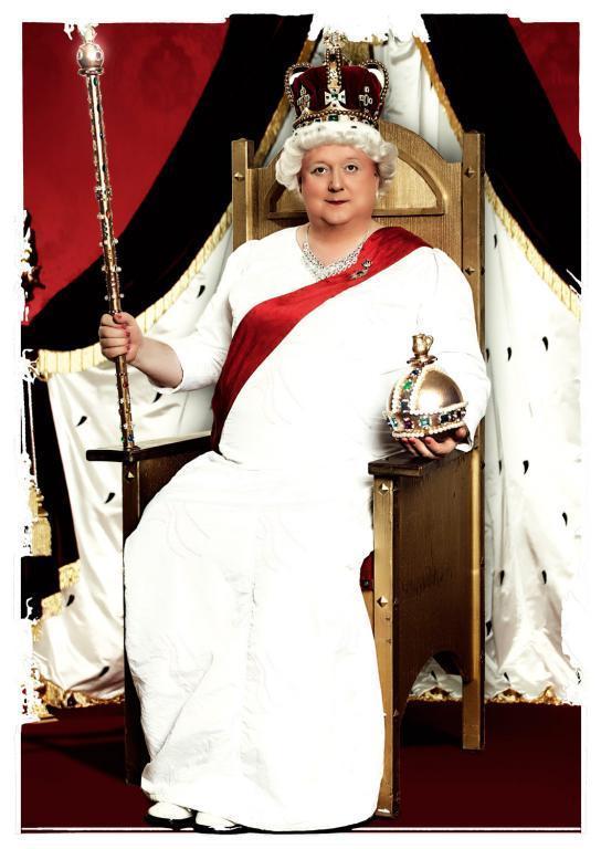 Lisbet Windsor auf Thron ©Thomas Bäppler-Wolf